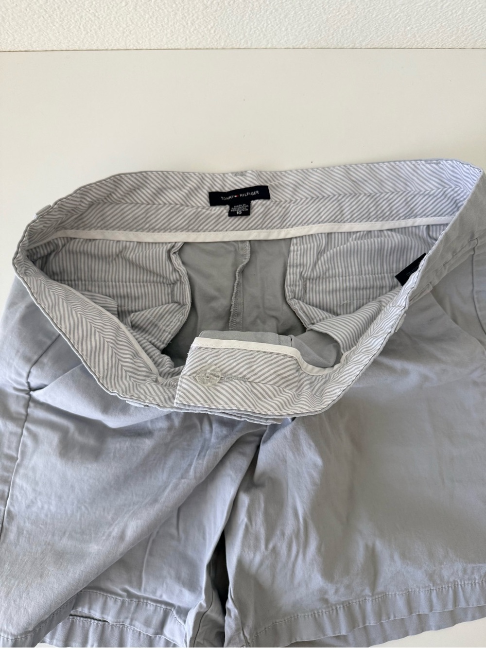 Tommy Hilfiger Flat Front Grey Chino Shorts Womens Size 10 Cotton Stretch - Picture 6 of 12